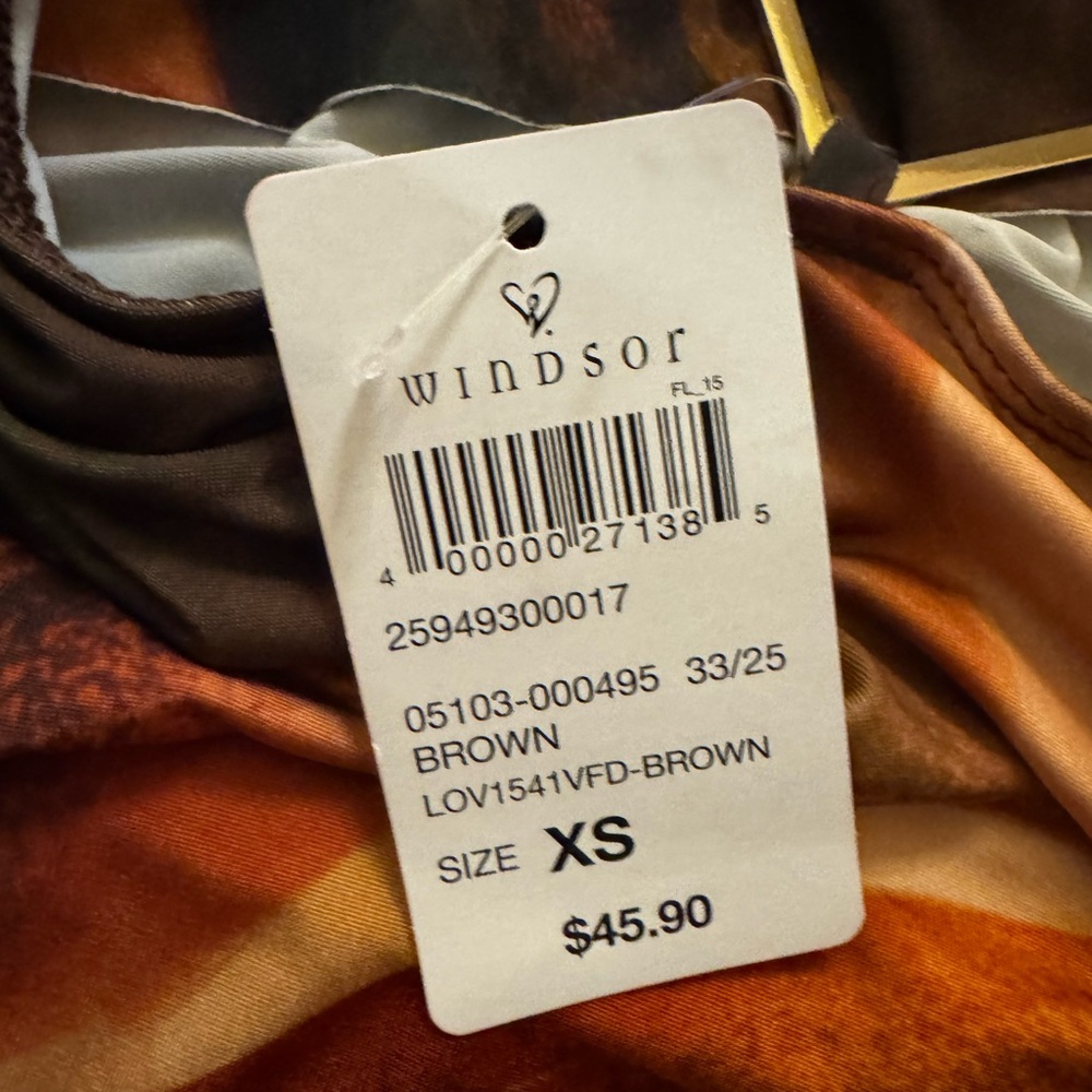 Windsor Vibrant Backless Dress - Picture 8 of 11